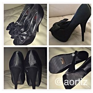 💥 BLACK BOW PUMPS 💥